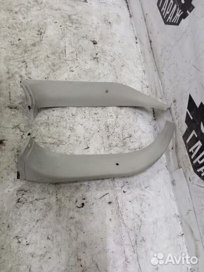 Накладка крышки багажника боковая Nissan Note E11