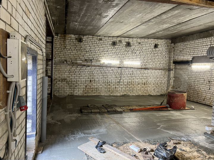 Гараж, > 30 м²