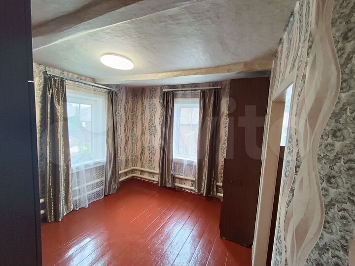 Дом 32 м² на участке 2 сот.