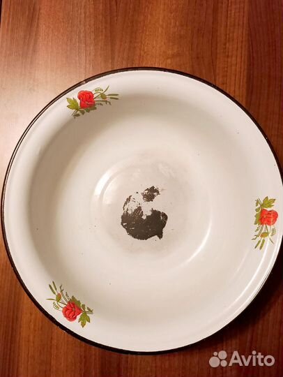 Тазики эмалированные б/у