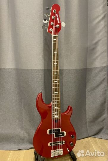 Бас гитара Yamaha BB415 (5 струн)