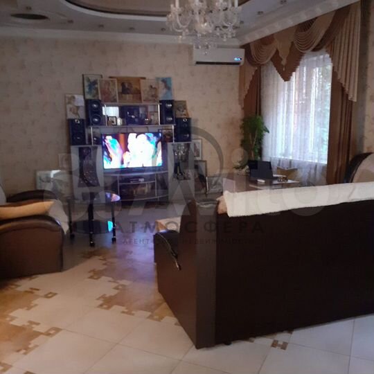 Дом 250 м² на участке 4 сот.