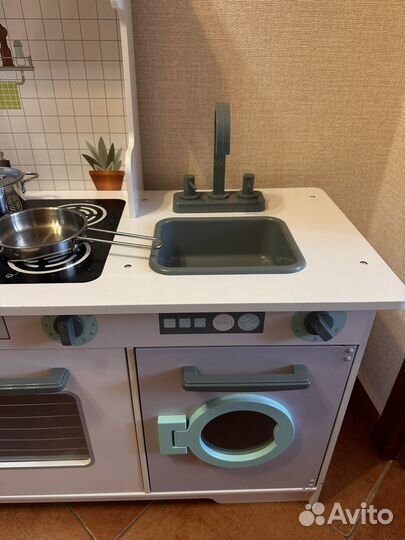 Детская деревянная кухня