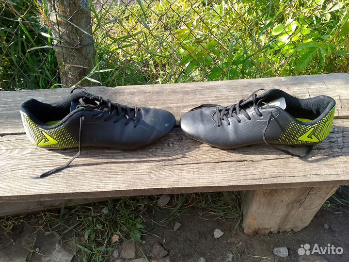 Футбольные бутсы demix