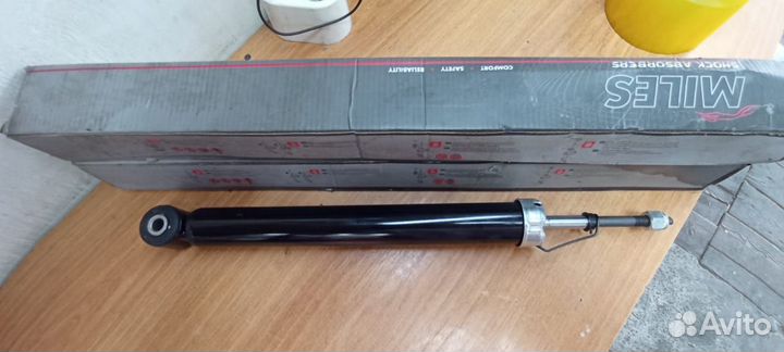 Аммортизаторы задние на кубик, тиида, марч