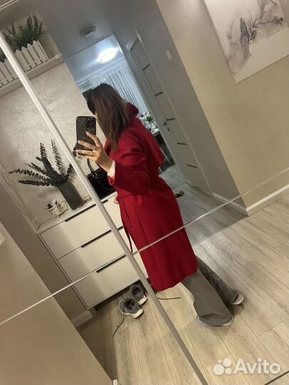 Пальто красное