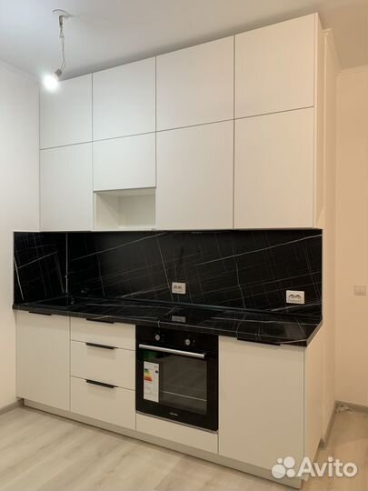 Кухня в студию до потолка ксп:25303