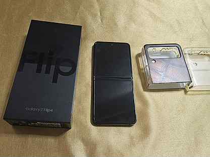 Samsung Galaxy Z Flip4, 8/128 ГБ