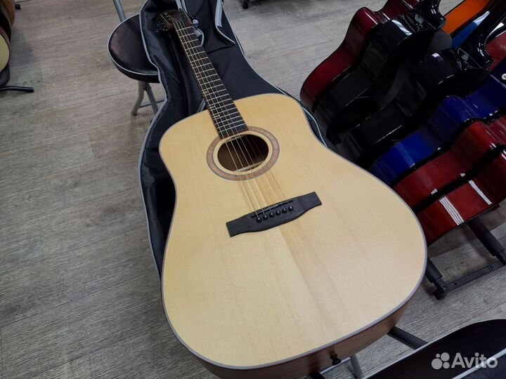 Гитара акустическая дредноут с чехлом