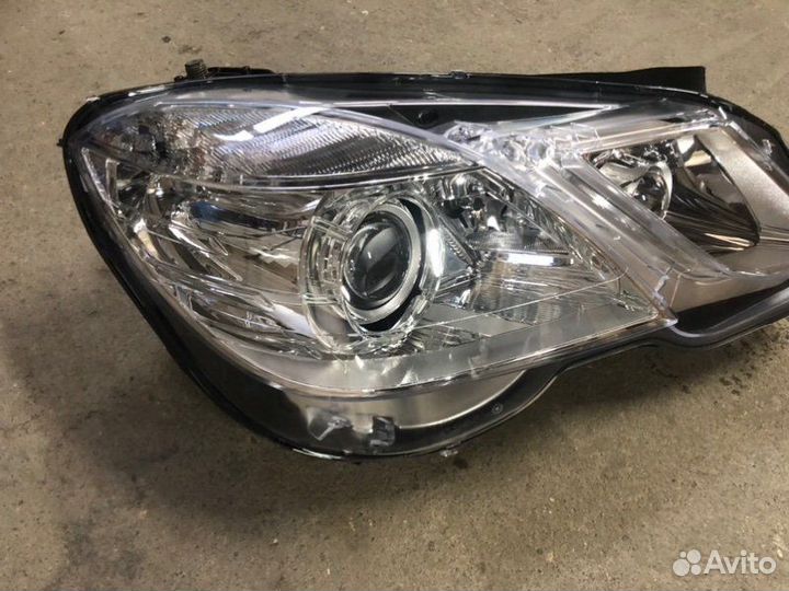 Фара передняя правая Mercedes-Benz E-Class W212