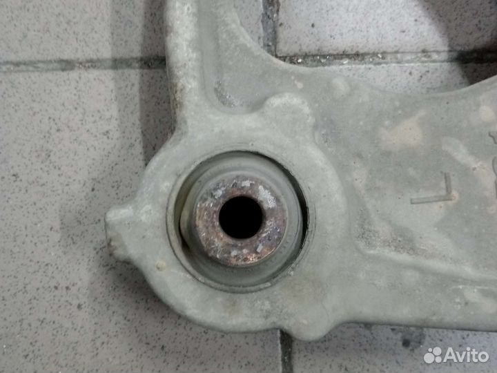 Рычаги передние Nissan Teana J32