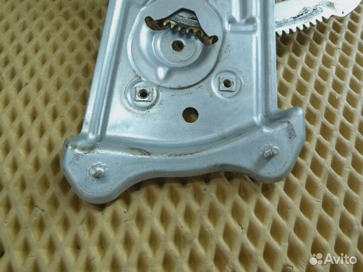 Стеклоподъемник электр. передний левый Renault Megane III 2009-2016 (807210002R)