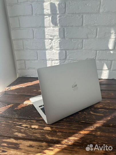 Apple MacBook Air 13 Late 2020 М1/256гб/8гб серебр