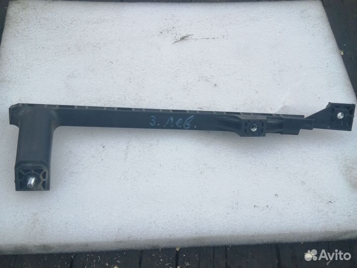 Направляющая стекла двери Hyundai Sonata 6 YF