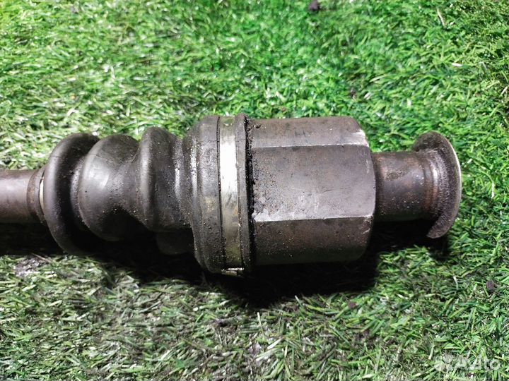 Полуось передняя правая Renault Logan 1