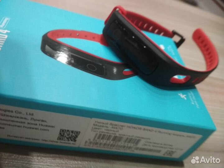 Фитнес браслет Honor Band 4