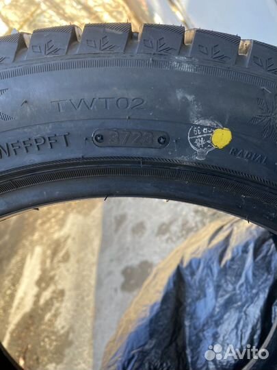 Triangle Snowlink TWT02 235/45 R17