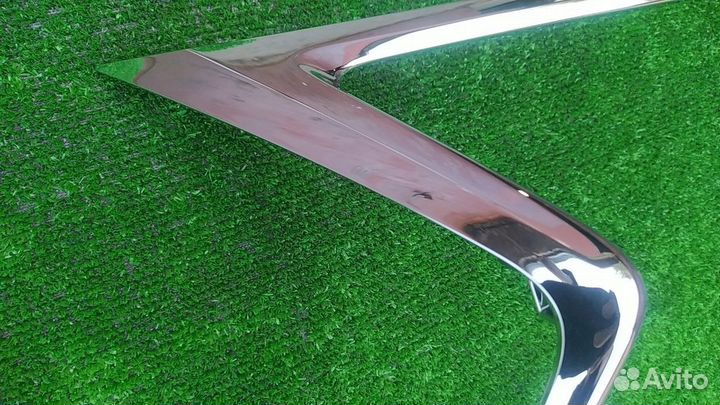 Молдинг решетки радиатора Lexus NX 2014-2017