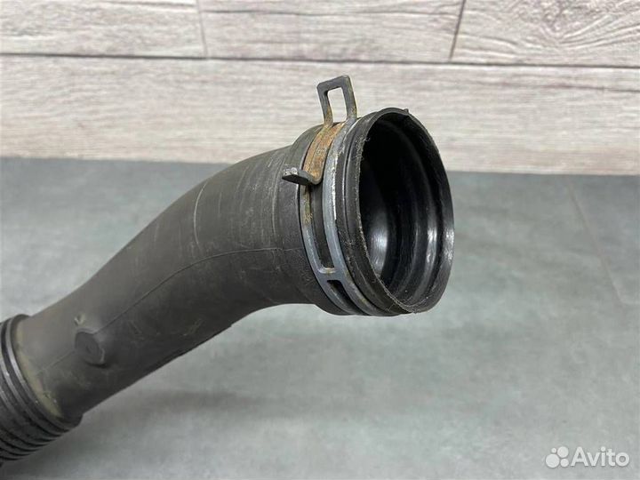 Патрубок воздушного фильтра VW Jetta 2006-2011