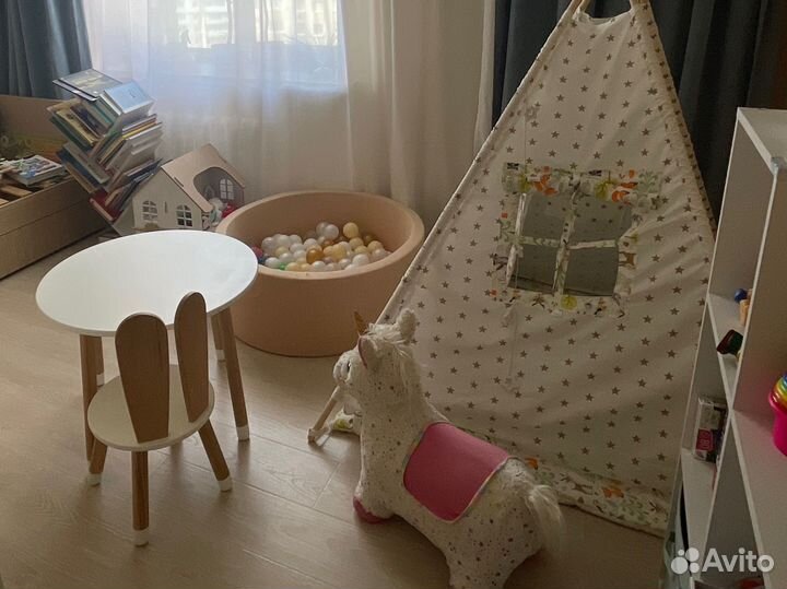 Сухой бассейн с шариками