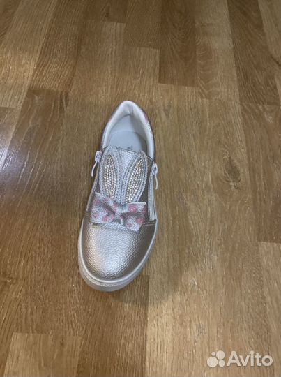 Ботинки для девочки новые