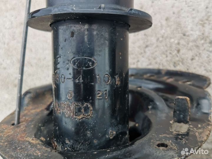 Амортизаторы стойки б/у Hyundai Solaris KIA Rio