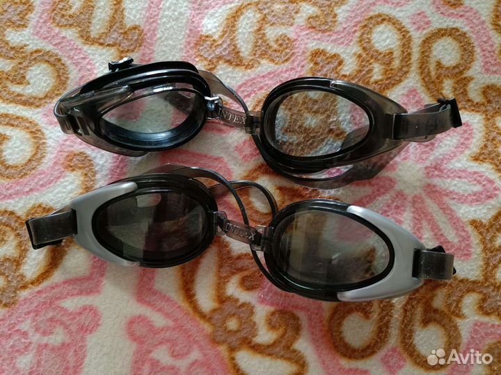 Очки для плавания и шапочки