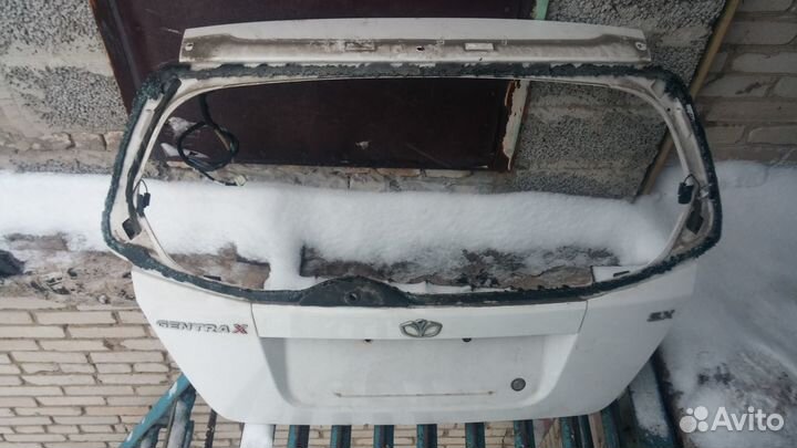 Chevrolet Aveo 2003-2008 год t250 крышка багажника