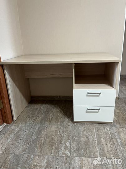 Письменный стол