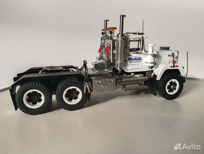 1/50 HHR Mack Superliner Brian Blair 1из75 не WSI