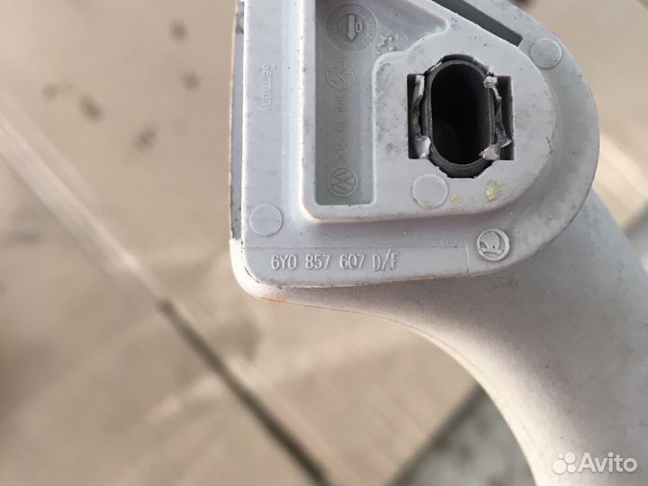 Ручка потолочная Skoda Octavia A5 (3273)