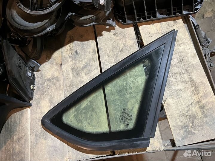 Форточка правая хэтчбек форд фокус 3