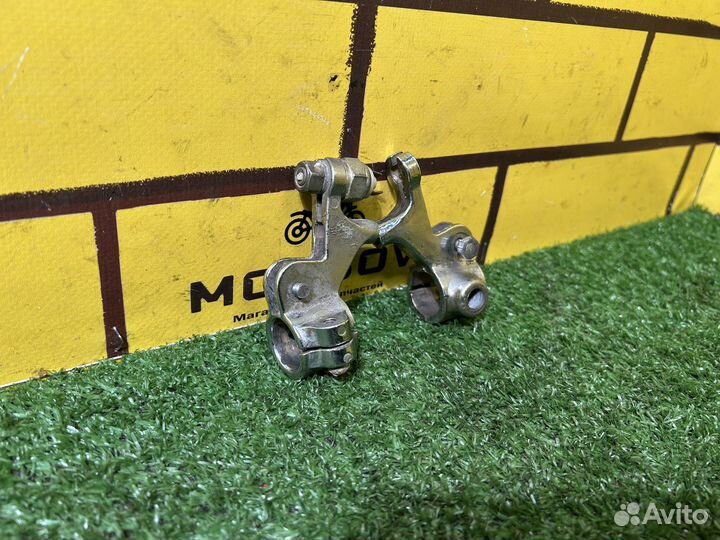 Крепление рычагов сцепления, тормоза Восход -3М