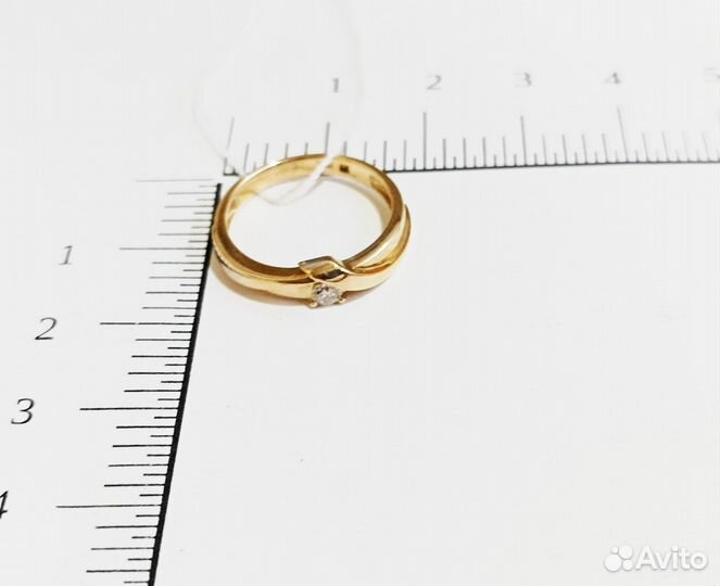 Золотое кольцо с камнем 15р