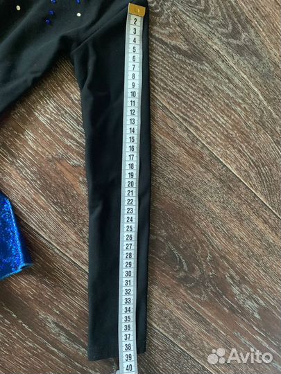 Костюм для фигурного катания р-р 30