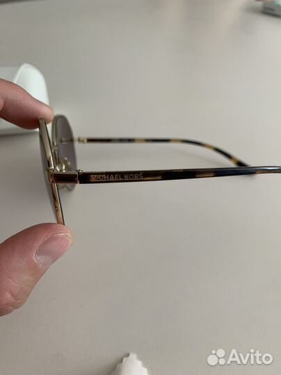 Солнцезащитные очки michael kors