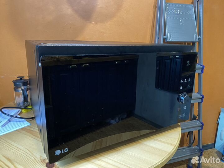 Микроволновая печь с грилем LG MJ3965BIS