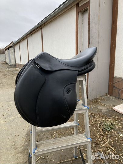 Седло для лошади