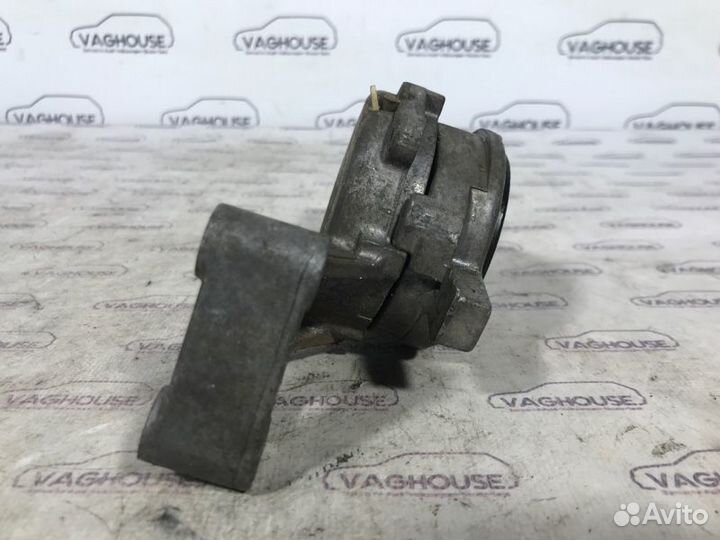 Натяжитель ремня Volkswagen Golf 4 1.6 AKL 2000