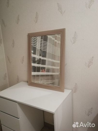 Зеркало в белой рамке 80х60 (Новое)