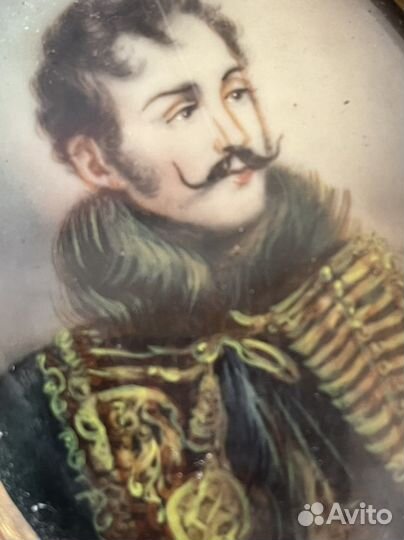 Картина миниатюра портрет в раме дерево. Европа