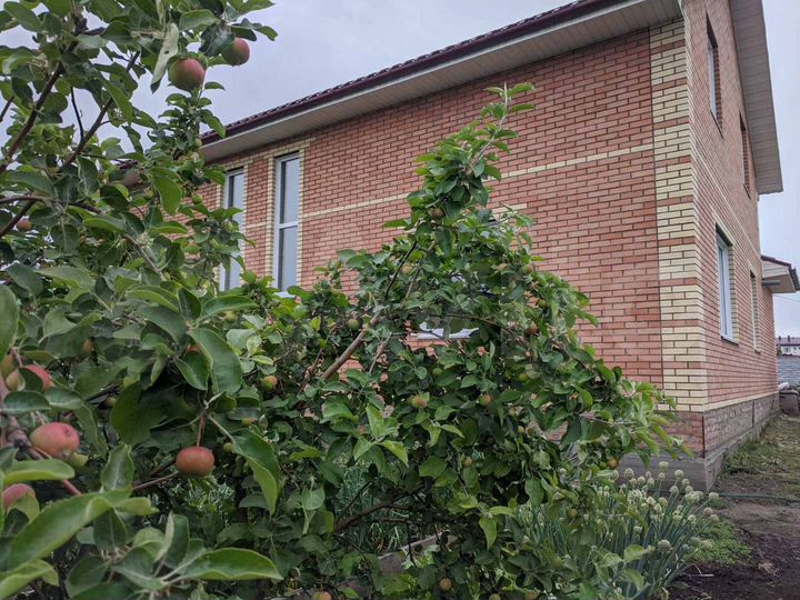 Дом 250 м² на участке 9 сот.