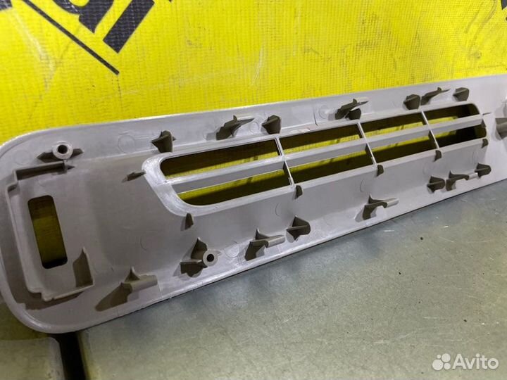 Дефлектор воздушный задний левый Nissan Patrol Y62