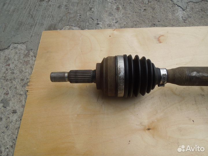 Привод правый Логан Сандеро и Ларгус