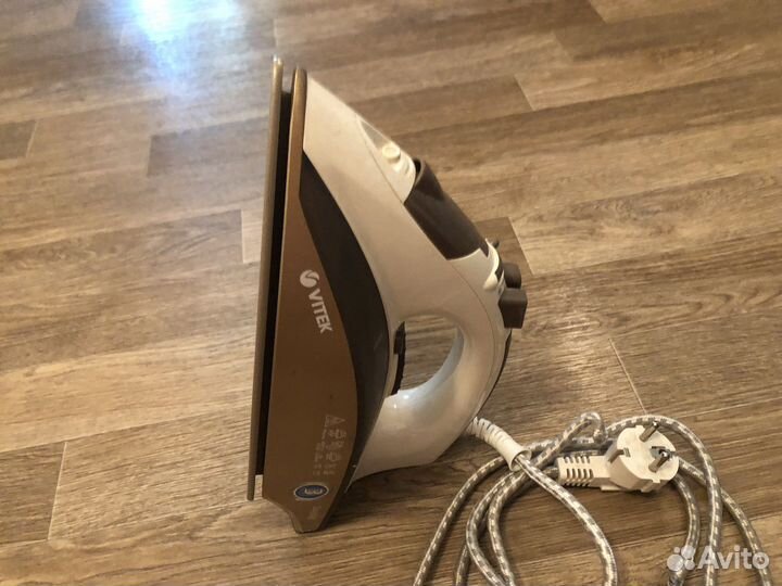 Очень хороший утюг vitek