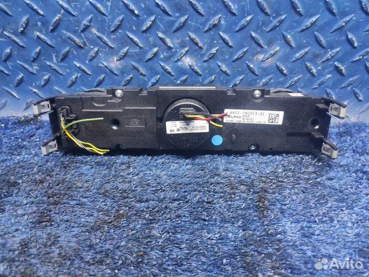 Панель управления магнитолой Range Rover Sport