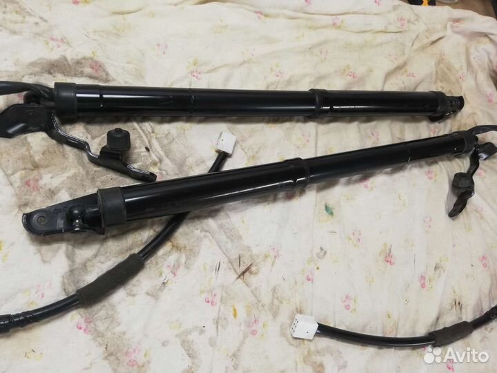 Электропривод багажника Toyota RAV4