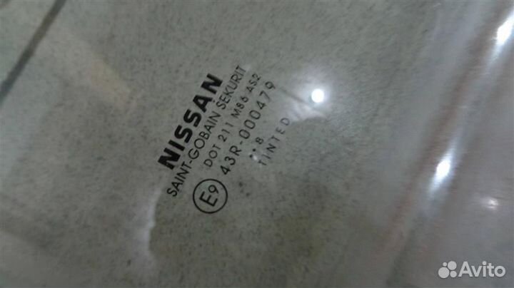 Стекло двери задней правой Nissan Navara D40 2004