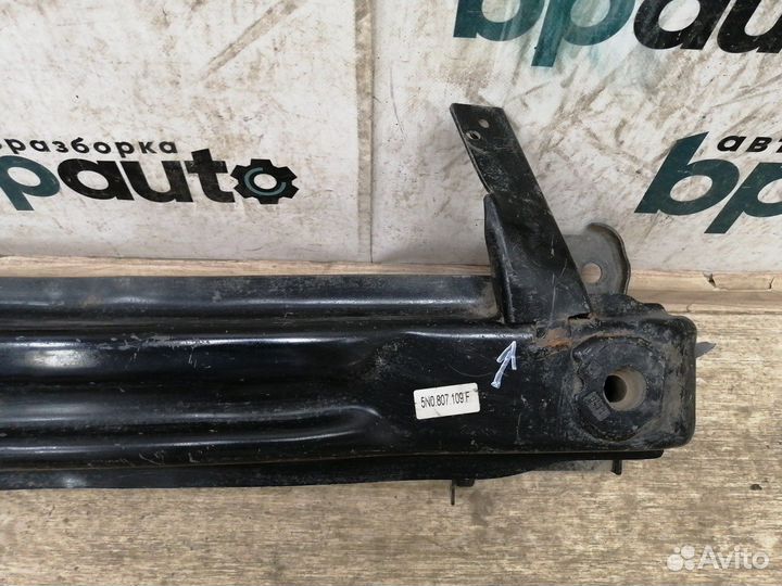 Усилитель переднего бампера 5N0 807 109 F