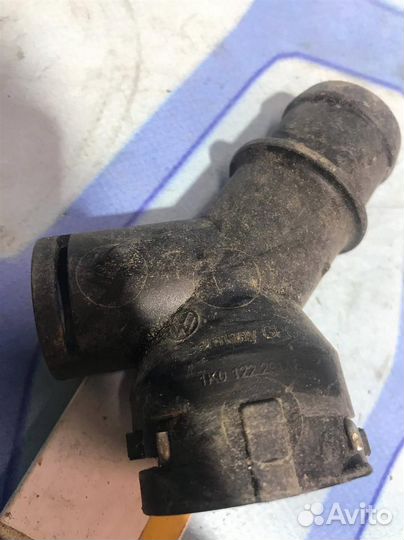 Фланец системы охлаждения 1K0122291AE